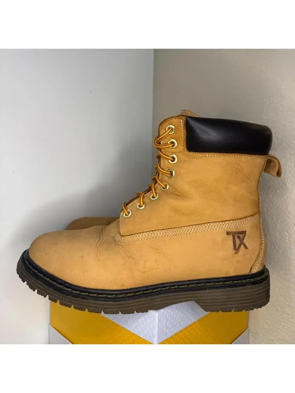 Men's Tan and Brown Boot